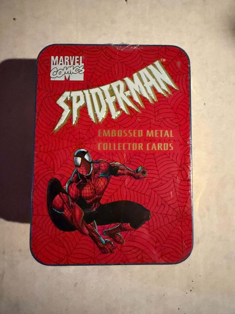 1996 Marvel Spider-Man 5 Embossed Metal Collector Cards in Decorative Tin